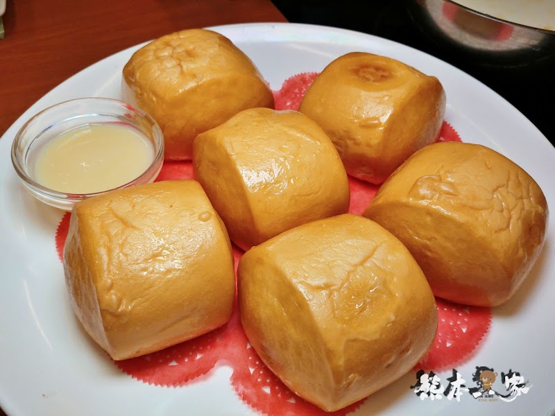 苗栗特色料理|飛牛餐廳|牧場起司酥、鮮奶饅頭酥好吃-還有素食、單點、團體合菜選擇
