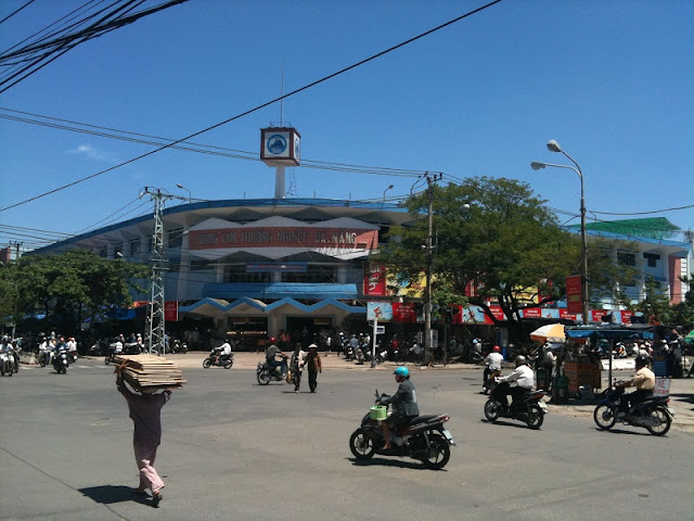 Con Market in Da Nang - A Magnet For Foodies