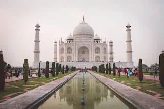 Taj Mahal busy with tourists 