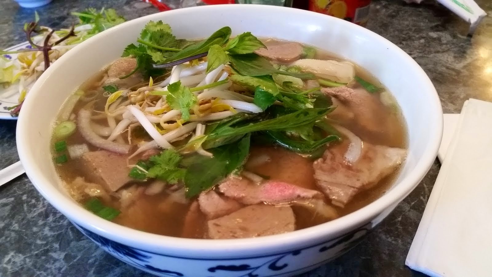 Eating Out Vietnam cafe, Kansas city, Kansas