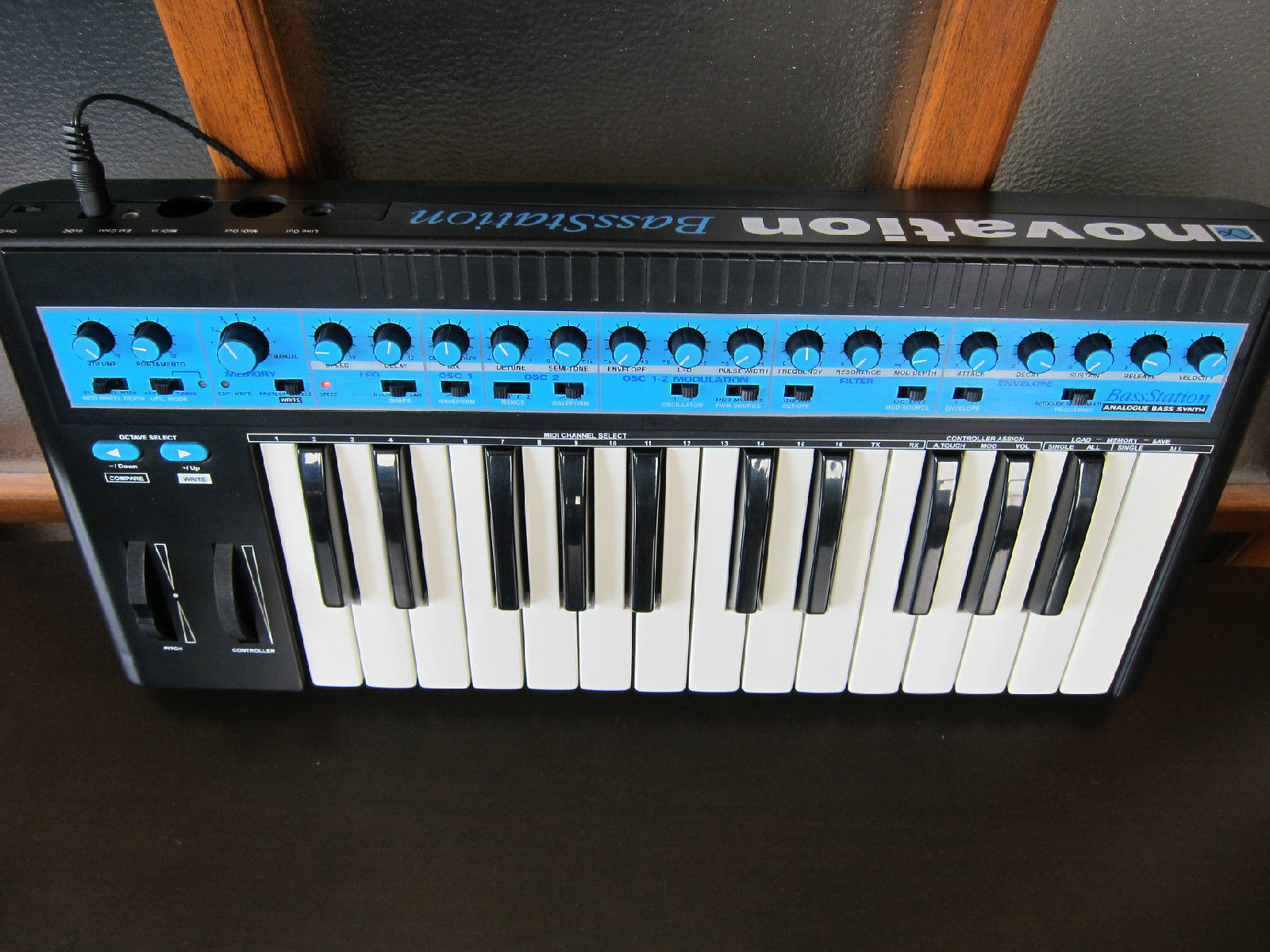 MATRIXSYNTH Novation Bass Station Keyboard