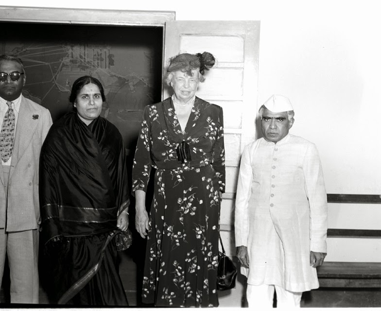 First elected Chief Minister of Hyderabad State with Mrs. Eleanor Roosevelt on her arrival at Hyderabad in 1952 | First Elected Chief Minister of Hyderabad State Burgula Ramakrishna Rao Rare Photos | Rare & Old Vintage Photos (1952)
