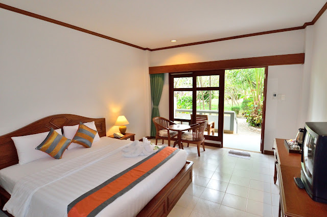 Deluxe room Book hotel online First Bungalow Beach Resort Chaweng Beach Koh Samui best rate guarantee book the room online cheap hote