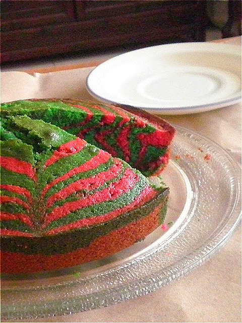 Marble Cake Recipe @ http://treatntrick.blogspot.com 