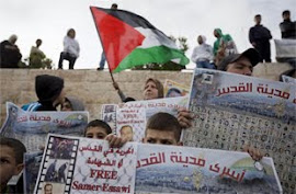 Milhares fazem greve de fome contra Israel