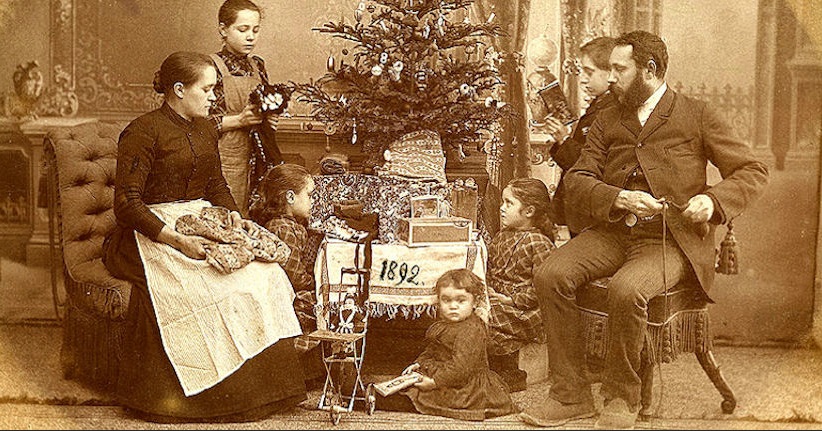 SAVE PHOTO: Oh Christmas Tree!: A History in Photos