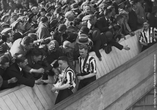 Old+Photos+of+Football+Fans+from+1900%E2%80%931940+(9).jpeg