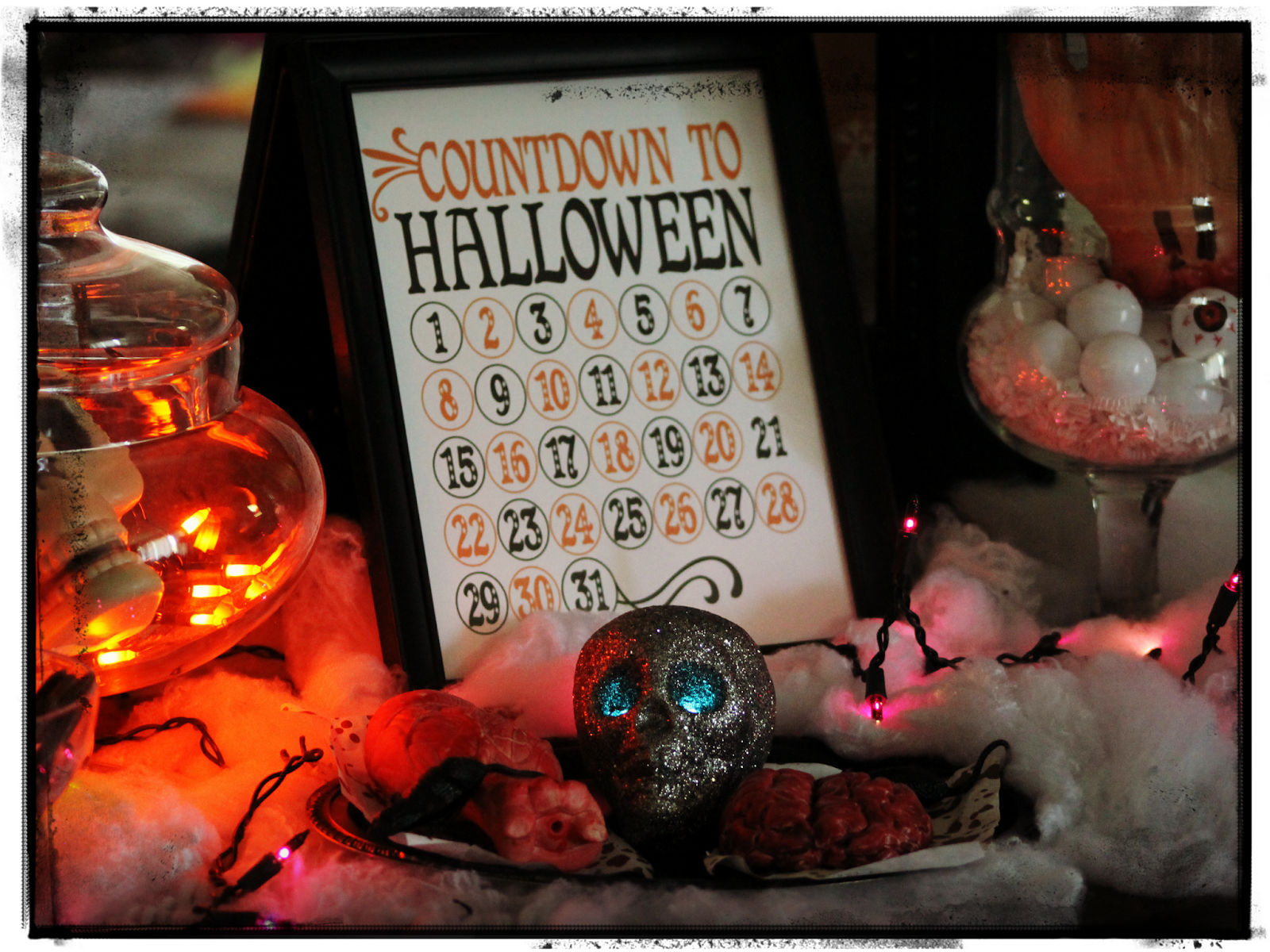 Halloween Countdown from Little Blue House  | Halloween Favorites at www.andersonandgrant.com