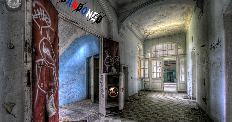 Mine escape room. Sanatorium игра. Игра про заброшенную фабрику. Escape from the abandoned. Escape from the abandoned.