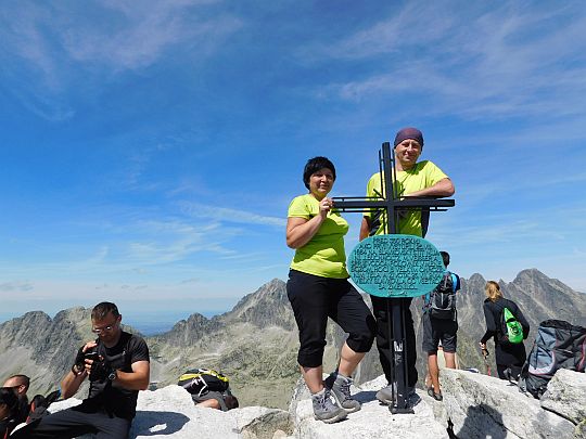 Sławkowski Szczyt (słow. Slavkovský štít, węg. Nagyszalóki-csúcs, niem. Schlagendorfer Spitze; 2452 m n.p.m.). Sławkowski Szczyt (słow. Slavkovský štít, węg. Nagyszalóki-csúcs, niem. Schlagendorfer Spitze; 2452 m n.p.m.).