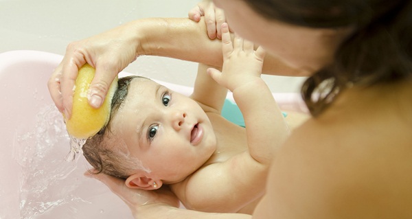 Sering Takuti Orang Tua, Bayi Botak dan Rambut Lama Tumbuh, Bagaimana Solusinya?
