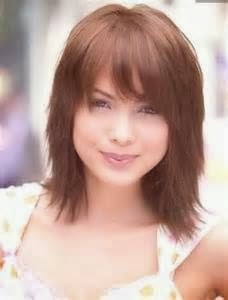 Medium Length Hairstyles For Women Over 50}