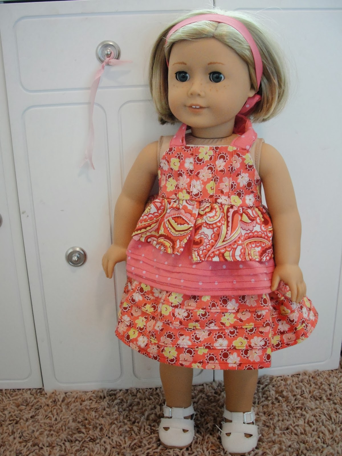  http://thetiptoefairy.com/blog/2014/03/american-girl-doll-blog-hop.html