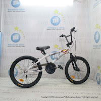 Sepeda BMX Wimcycle Superman Lisensi 20 Inci