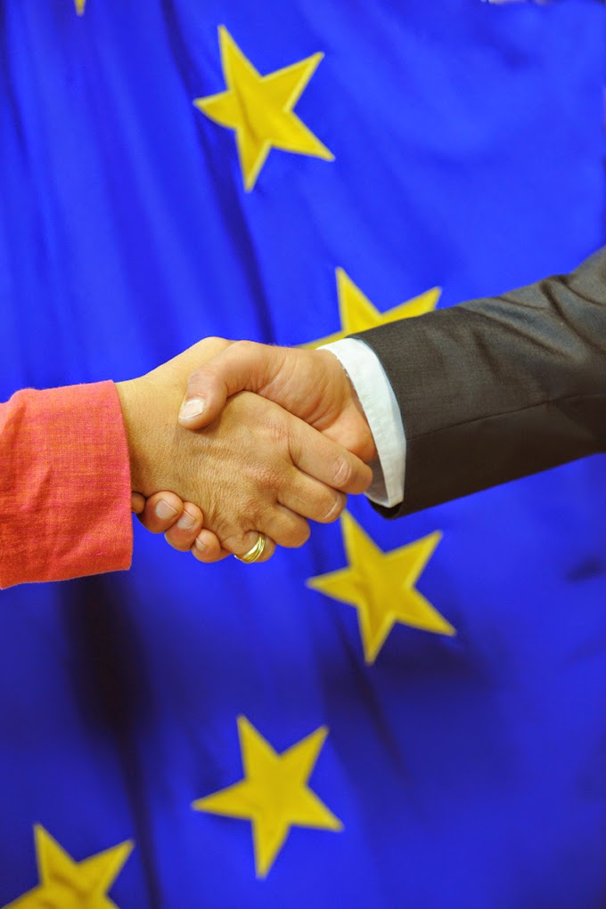 флаги европы. общий рынок ес. Eu (the european union) - европейский cоюз (ес). совет европы. флаг россии и ес.