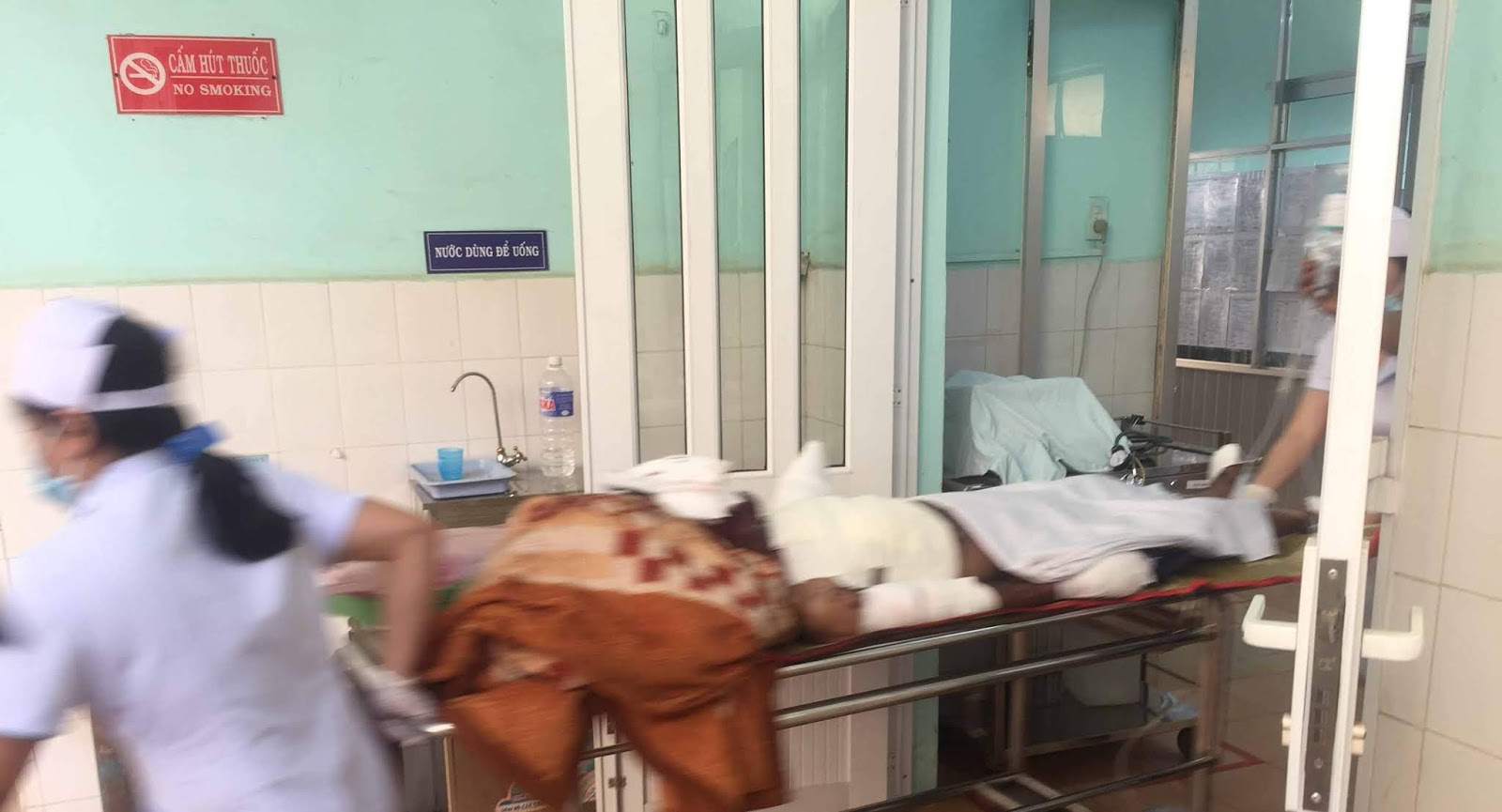 Gia Lai: Bị giang hồ đòi nợ, vợ uống thuốc độc tự tử, chồng bị nổ mìn nguy kịch