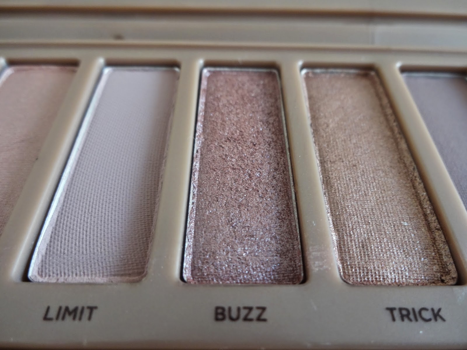 Urban Decay Naked 3 Palette Review + Giveaway (closed) 4