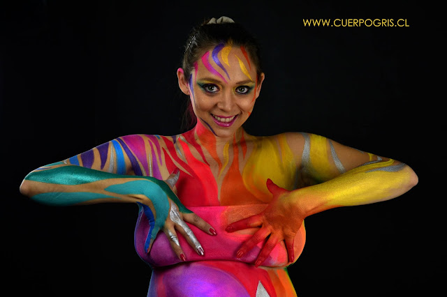 Bodypaint pregnat rainbow 