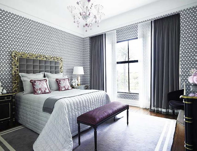 Schlafzimmer-tapeten-grau-dekorieren-mit-einem-interessanten-Motiv