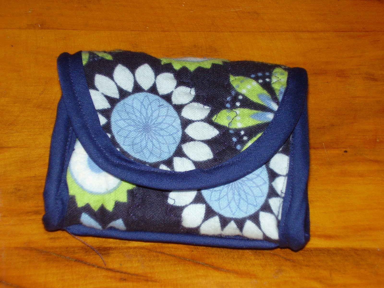 Sewing and Growing Sew Easy Laptop Sleeve with Pockets and a Free