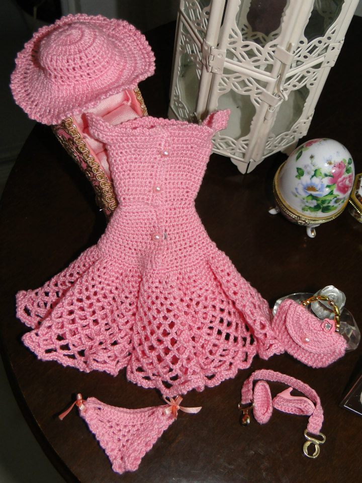 Crochê Barbie - Vestido Retrô de Crochê Para Barbie Por Pecunia