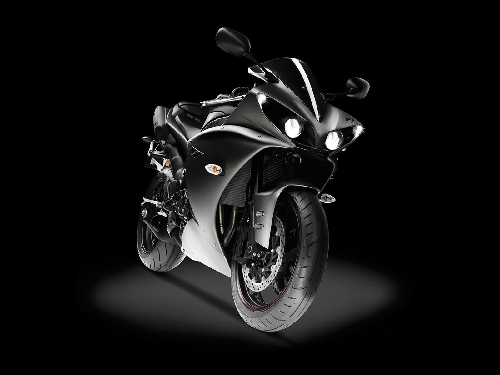 wallpapers: Yamaha YZF-R1 Wallpapers