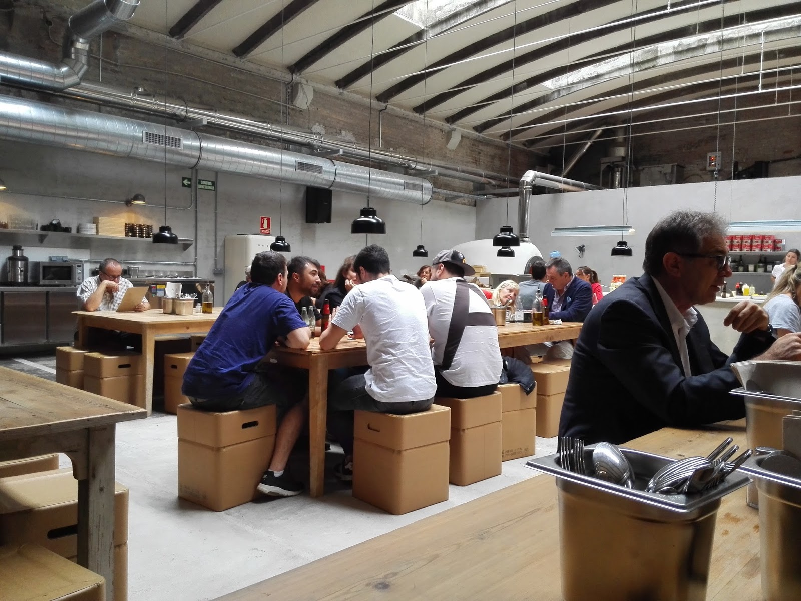 Restaurante Parking Pizza / Parking Pita // Barcelona