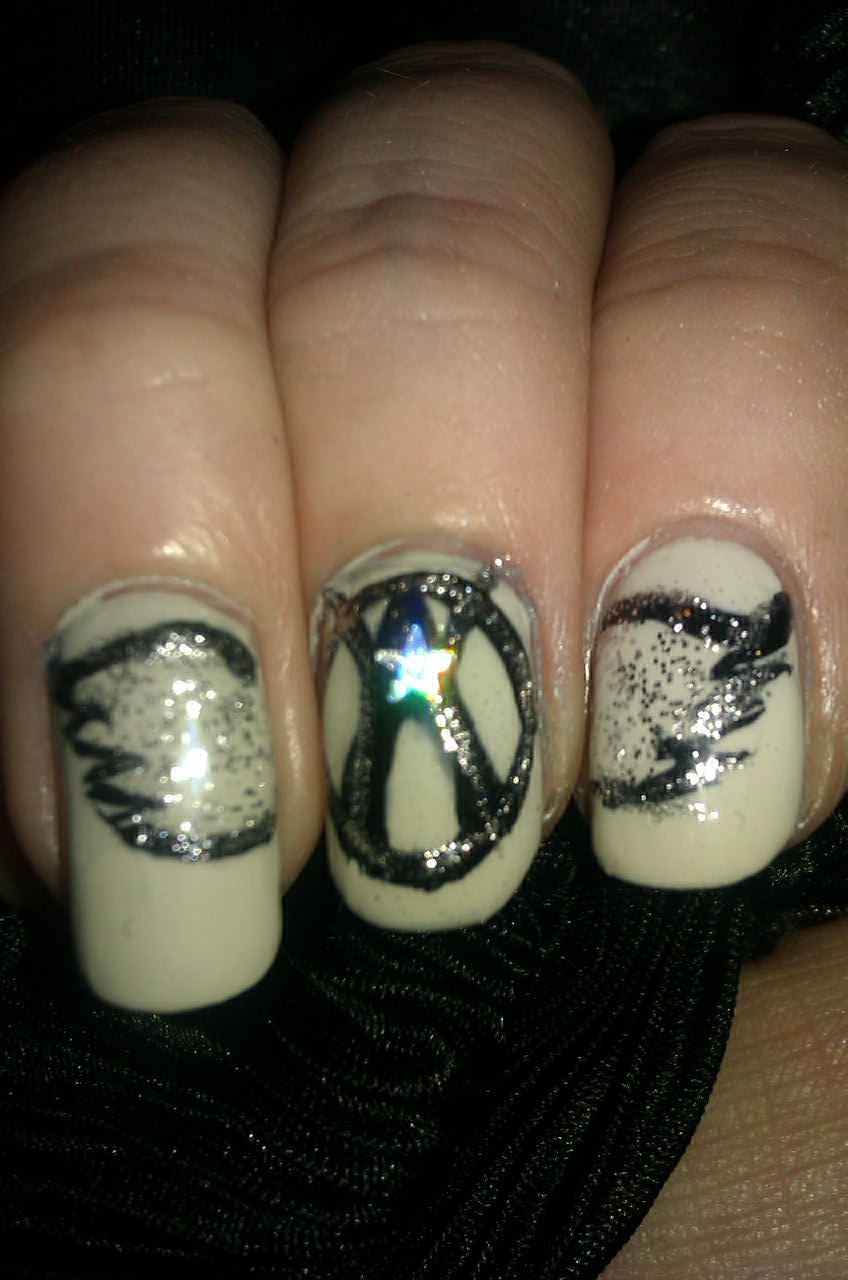 Rock, Salt, & Nails Aerosmith nails!