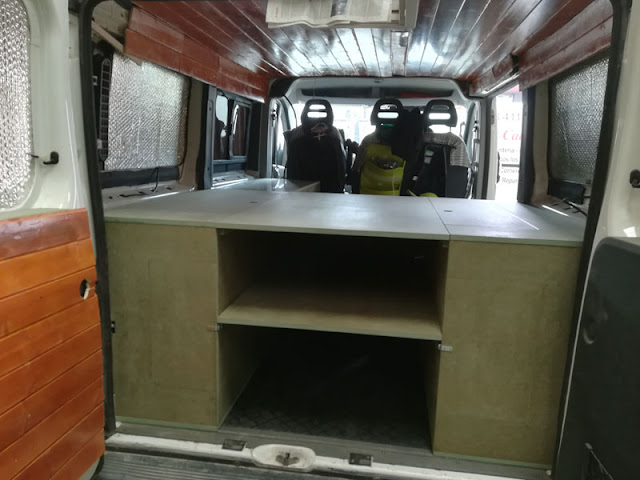 Adaptación de furgoneta para acampada en Zaragoza
