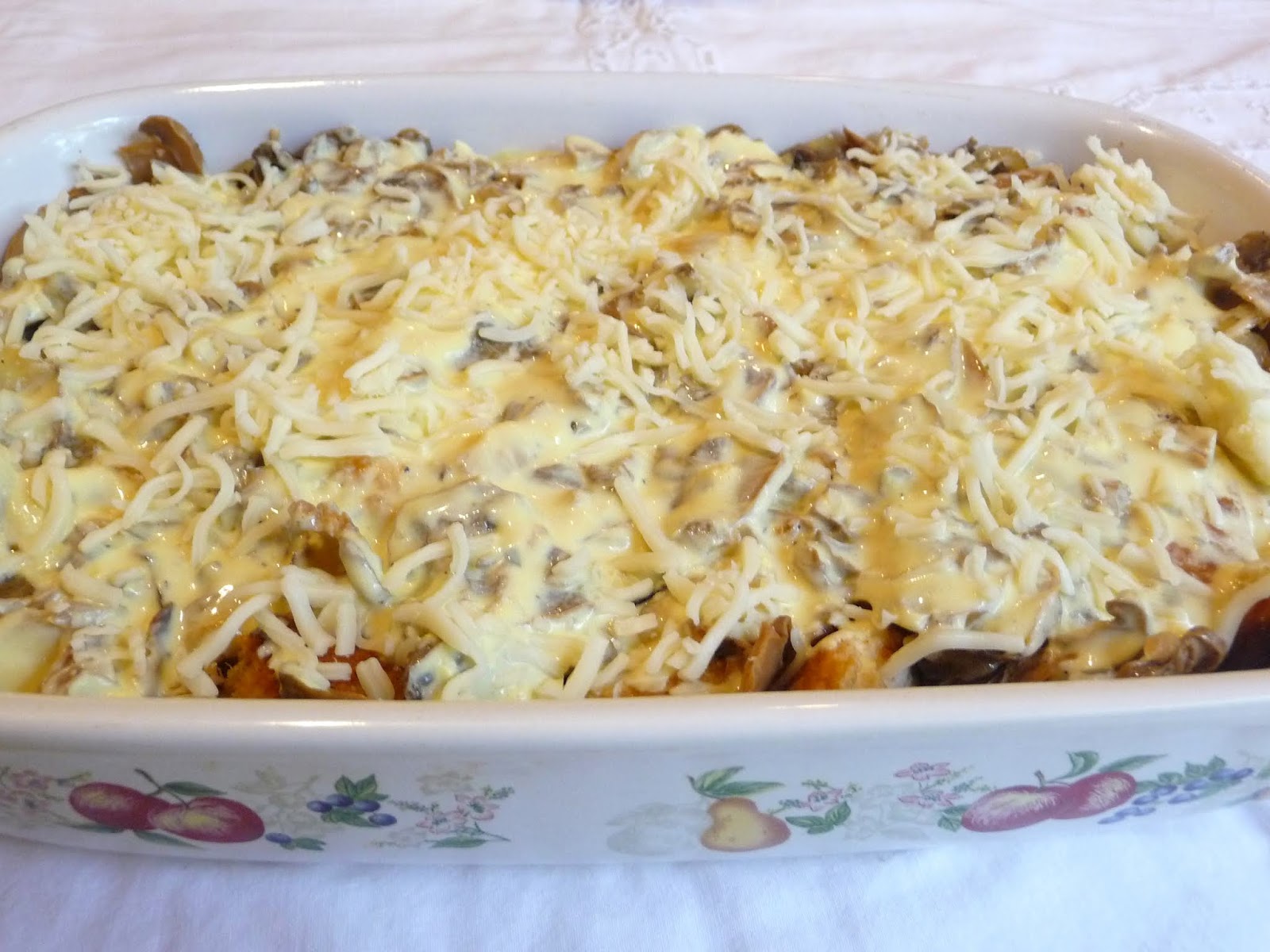 SPLENDID LOWCARBING BY JENNIFER ELOFF "BREADED" CHICKEN MUSHROOM BAKE