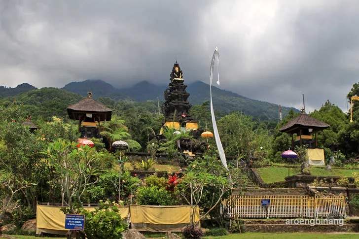 pura parahyangan agung jagatkartta bogor