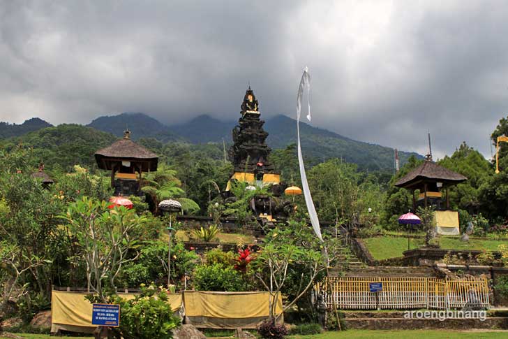 pura parahyangan agung jagatkartta bogor
