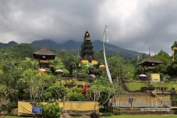 pura parahyangan agung jagatkartta bogor
