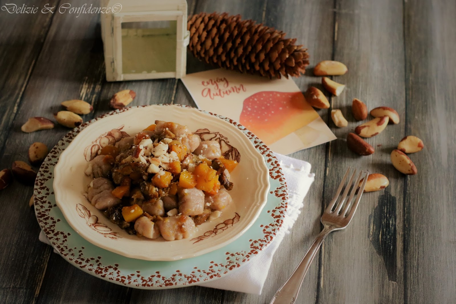Gnocchi di patate e farina di castagne con funghi porcini e zucca