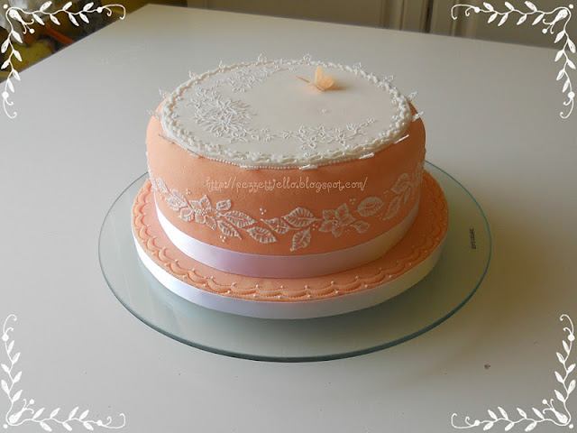 Broderie anglaise e brush embrodery cake