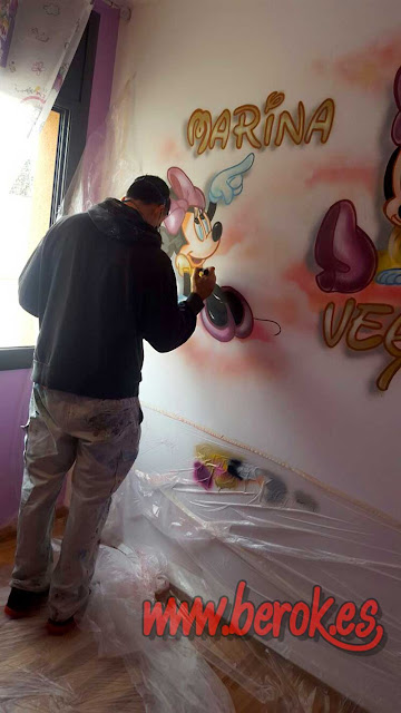 Graffiti habitación Minnie Mouse