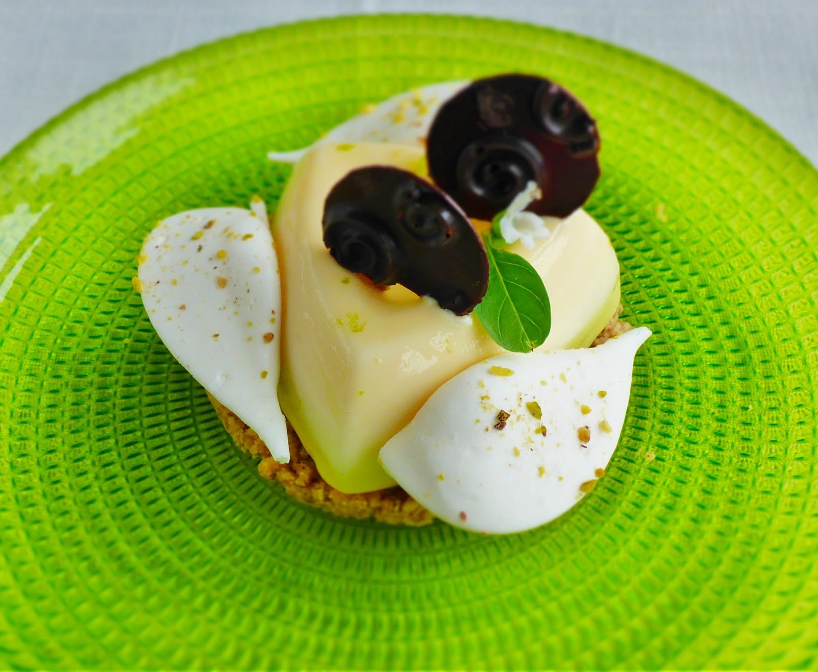 Cream cheese and lime entremet