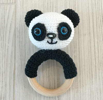 Mordedor panda a crochet