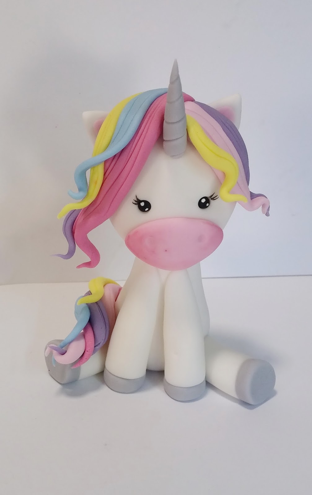 Studio "FONDANT DESIGN ANA" Figurice za torte (fondant figures) UNICORN (JEDNOROG)