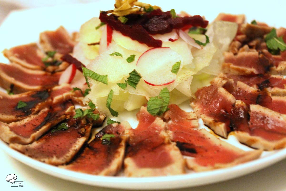 Thunfisch-Carpaccio mit Kohlrabi-Radieschen-Salat - TYFE