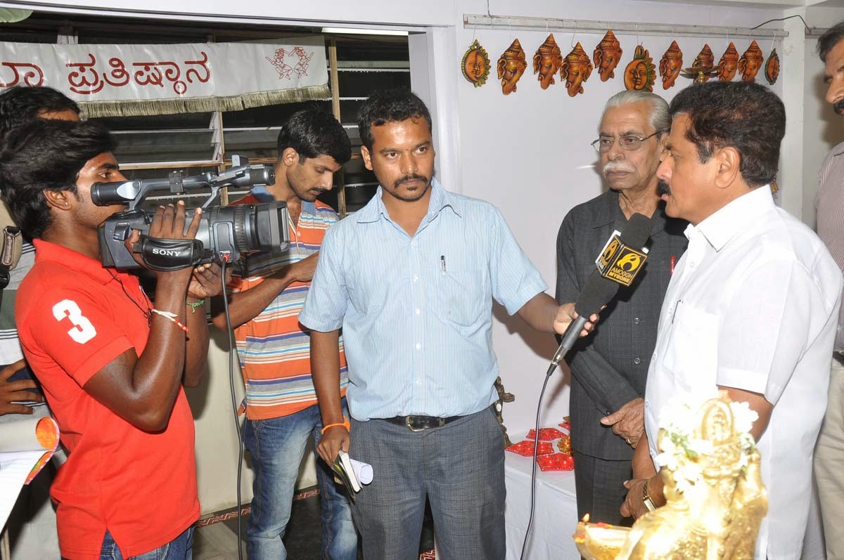 Deepa Soundarya Lamp Aesthetics