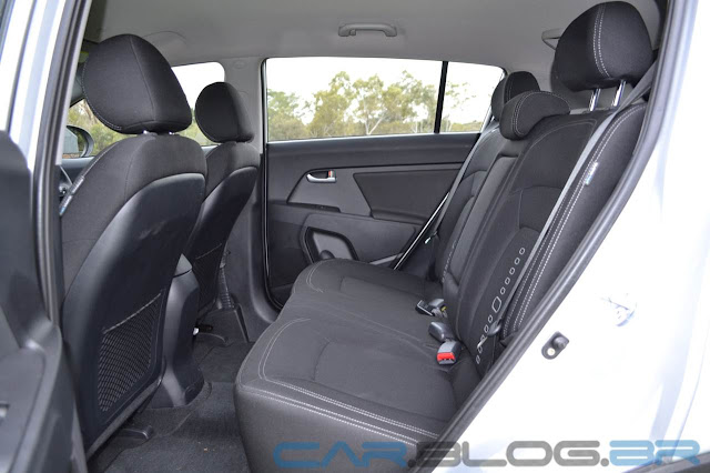 Kia Sportage LX - interior