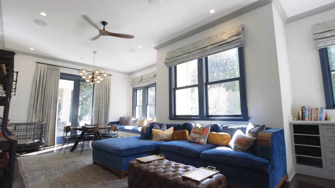 45 Interior Design Photos vs. 601 S Windsor Blvd, Los Angeles Luxury Mansion Tour