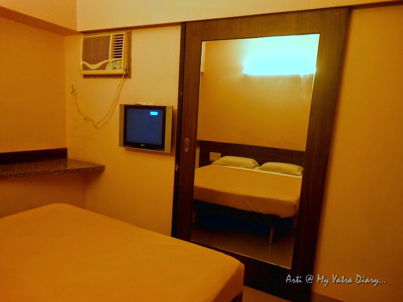 A view of the family room in Hotel Smart Inn budget hotel in Pune- Suite for 4