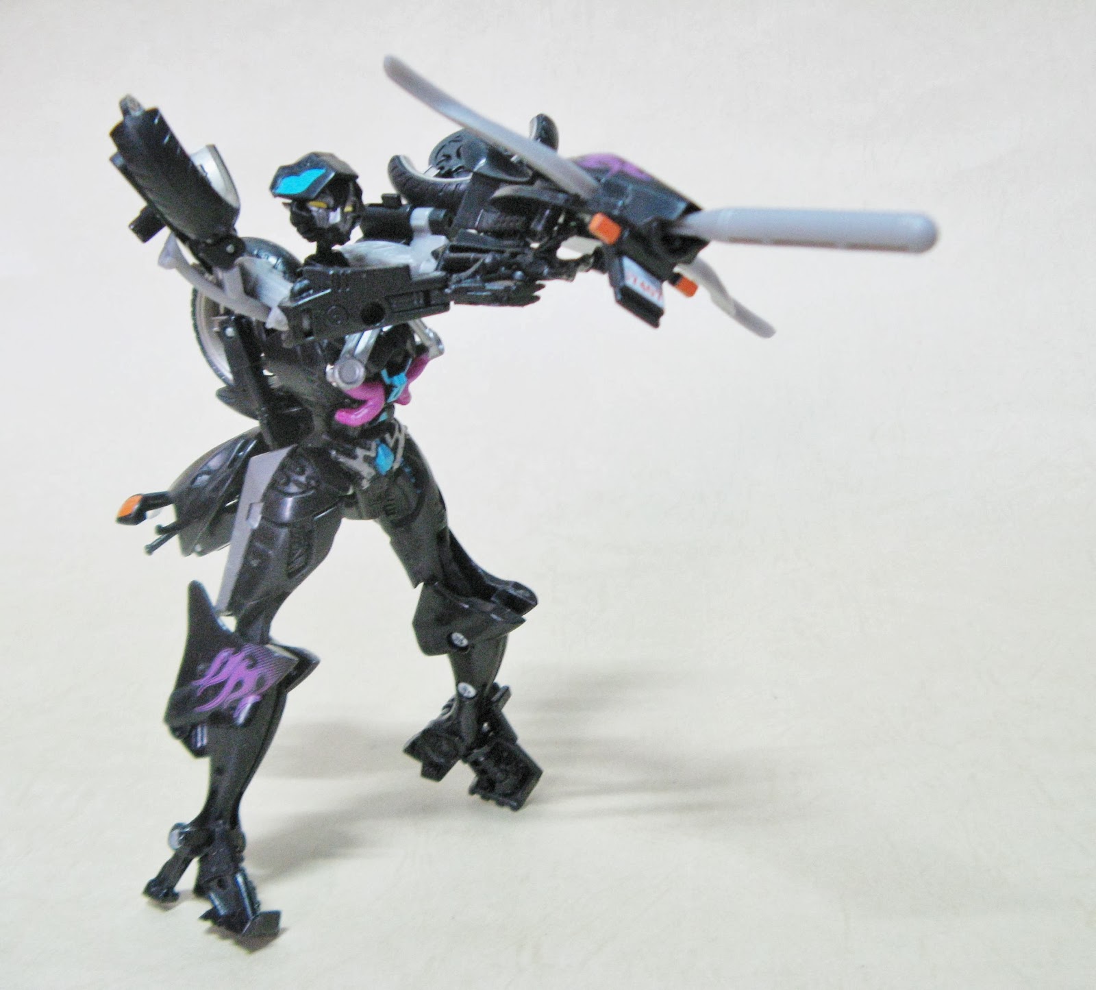 TransformersThe Movie Deluxe class BLACK ARCEE變形金剛大電影豪華級黑色雅茜