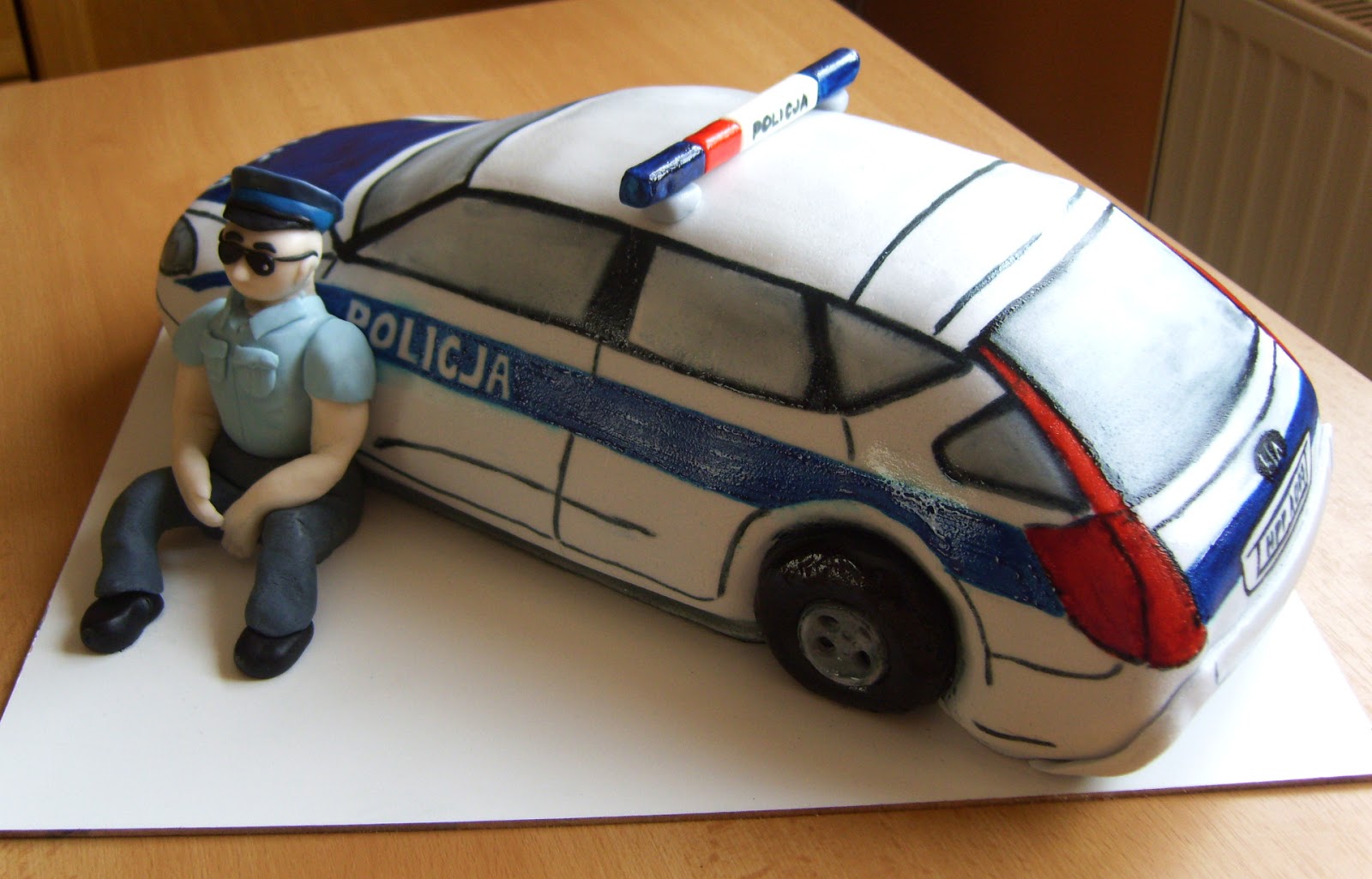 Kulinarne dobroci Tort dla Policjanta