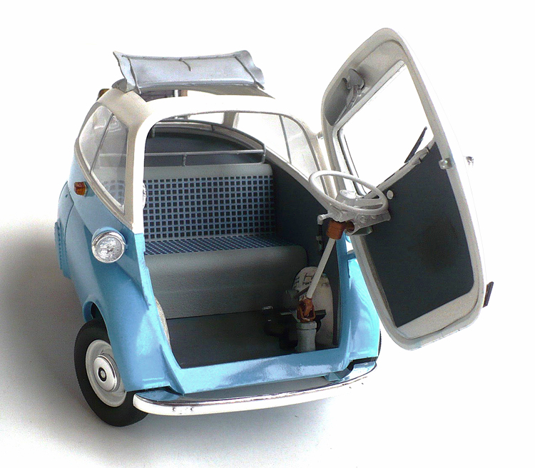 The Great Canadian Model Builders Web Page Bmw Isetta 250 Here Are Some Images Of Revell S 1 16 Scale Bmw Isetta 250