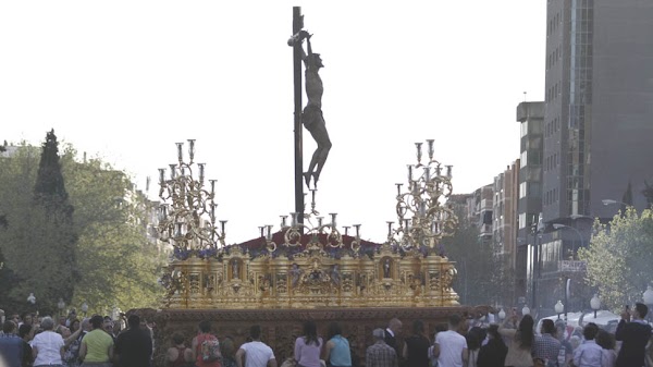 Escolapios pide que el Cristo de la Expiración haga el vía crucis oficial en su paso en Granada Escolapios pide que el Cristo de la Expiración haga el vía crucis oficial en su paso en Granada