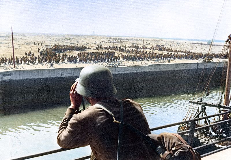 Stunning Colorized Photos Bring the Real Dunkirk Evacuation to Life