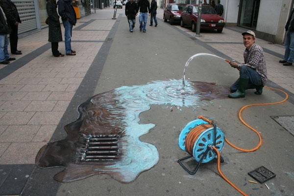 14-Waste-of-Water-Julian-Beever-3D-Pavement-Drawings-Anamorphic-Illusions-www-designstack-co